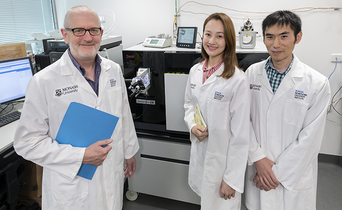 Professor Roger Daly with first authors Luxi Zhang and Xiuquan (Hugh) Ma).