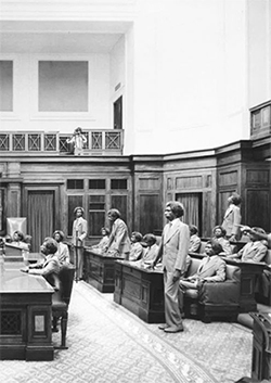 https://www.monash.edu/__data/assets/image/0003/1773651/Seeing-Voices_250x393px.jpg