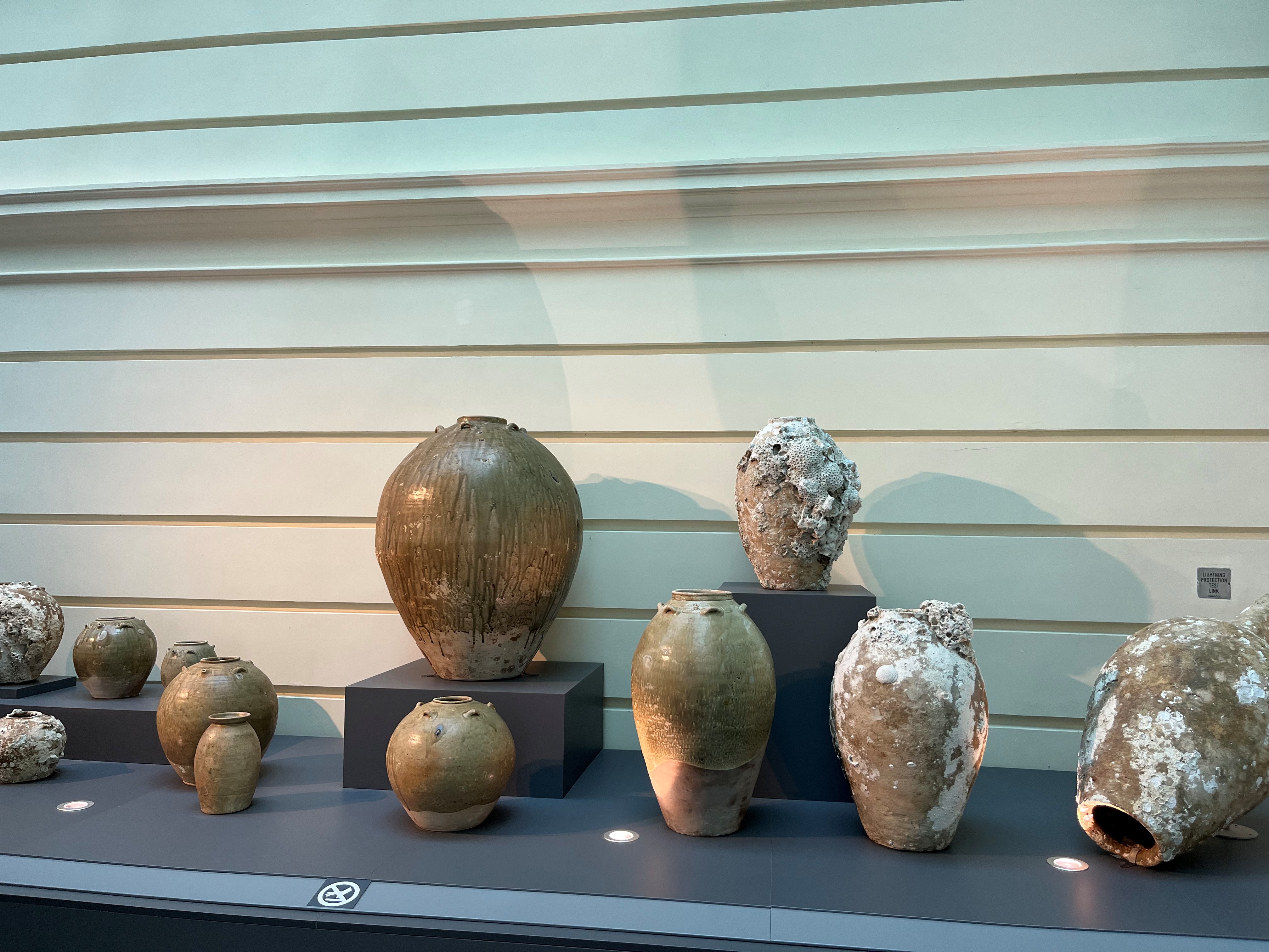 Ceramics salvaged from Tang shipwreck Ceramics salvaged from Tang shipwreck