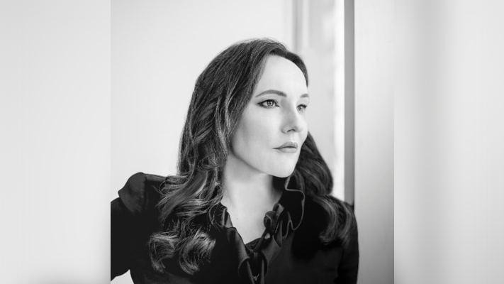 Elizabeth King