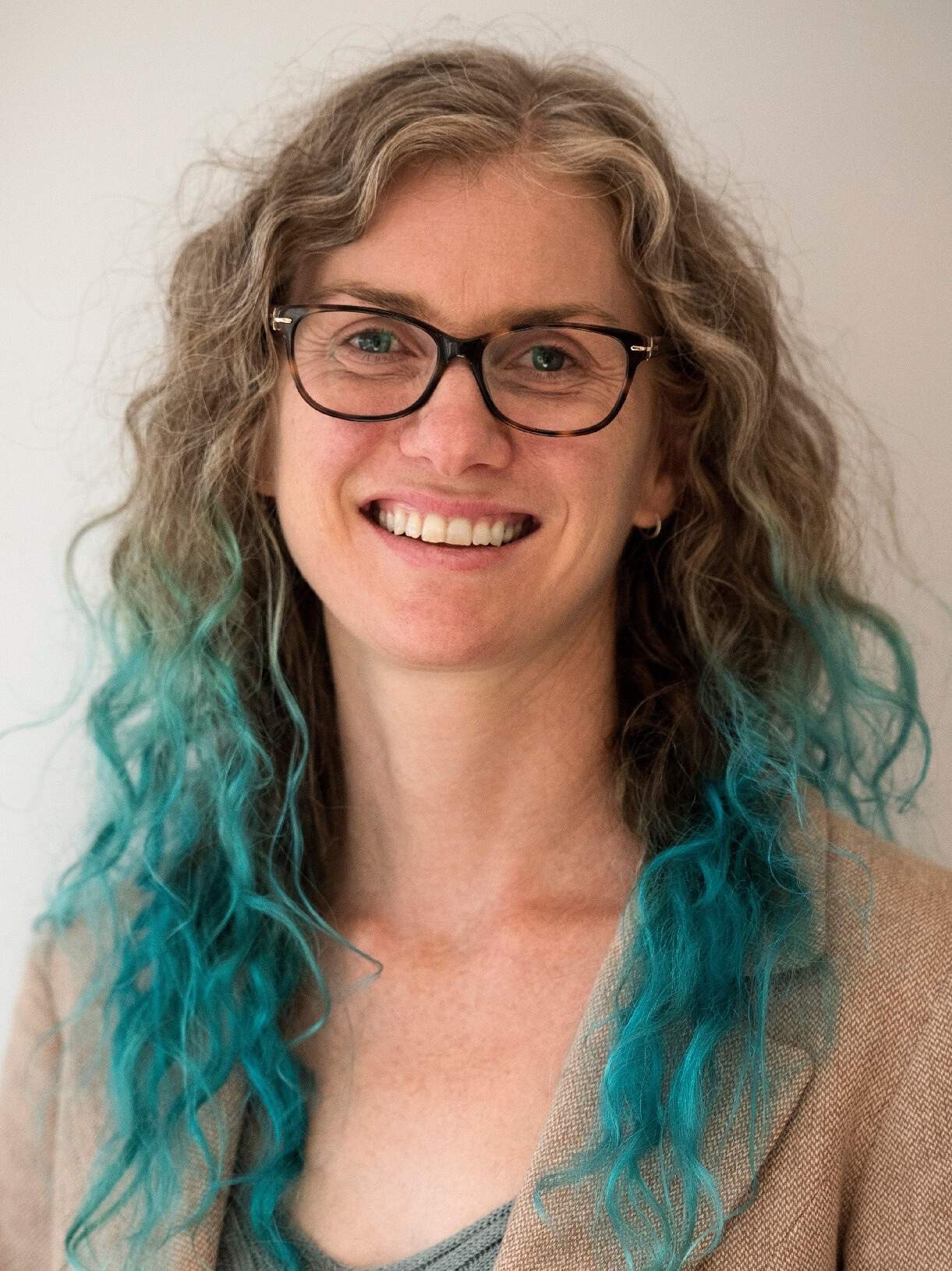 Dr Lucy Richardson
