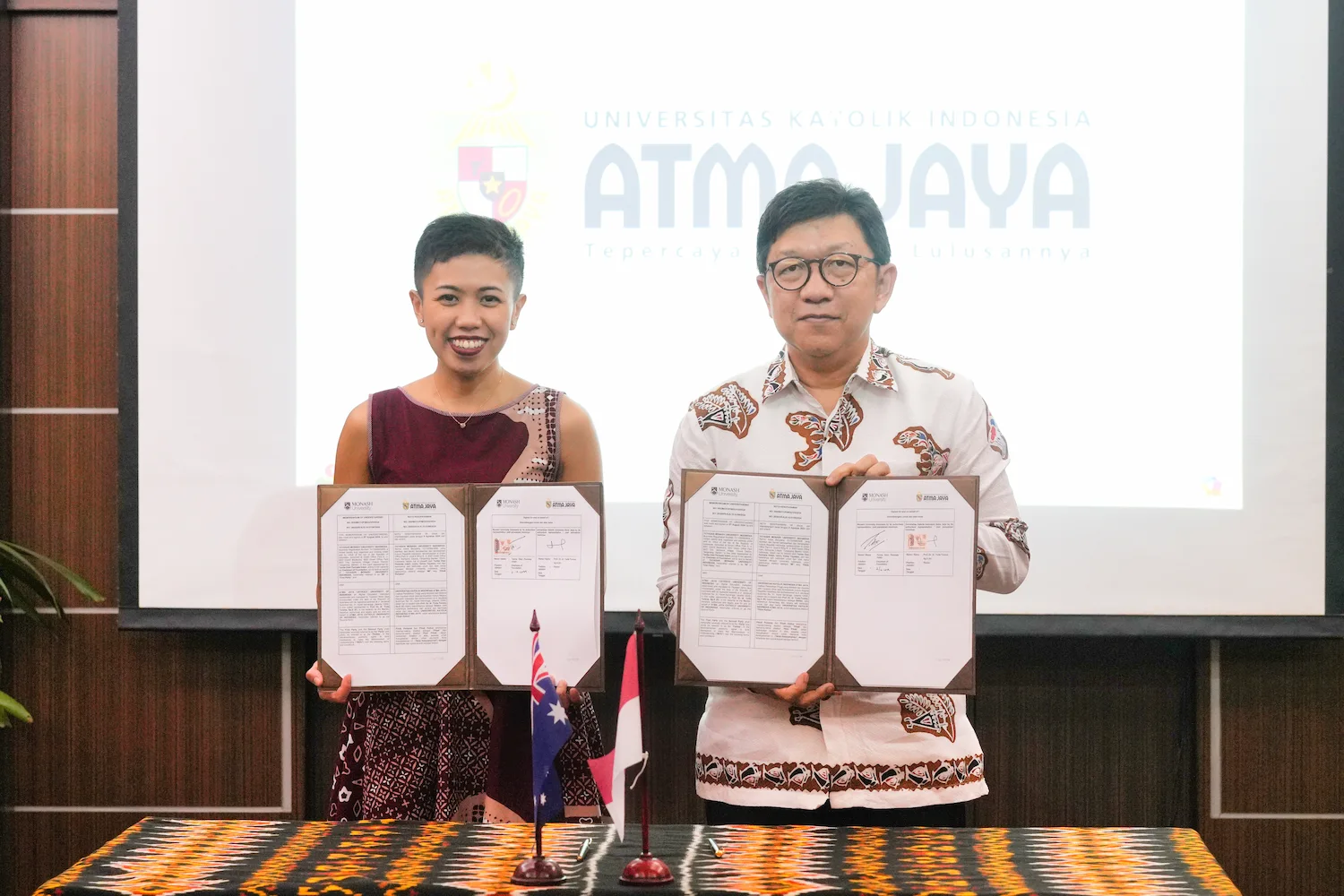 mou-sign-monash-indonesia-unika-atma-jaya-1