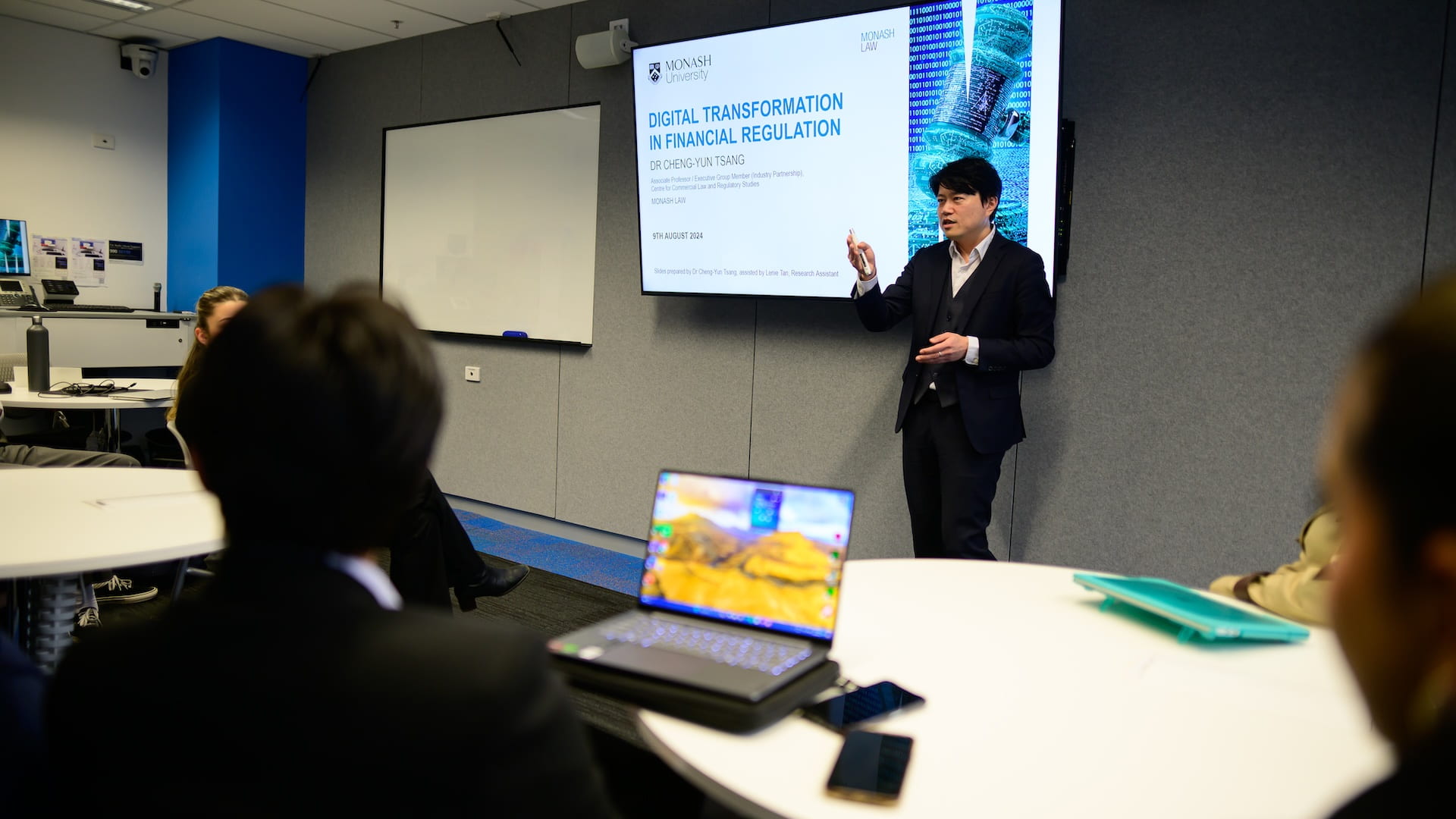 Dr Cheng-Yun Tsang teaching