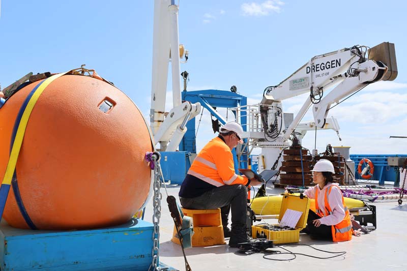 Scientists working on autonomous deep-sea ocean glider