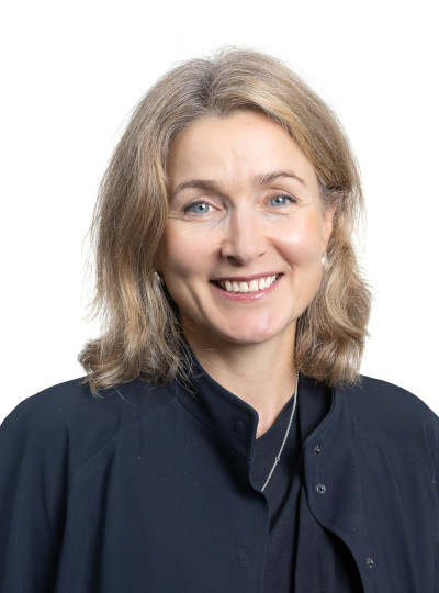 Ms Phoebe Dunn