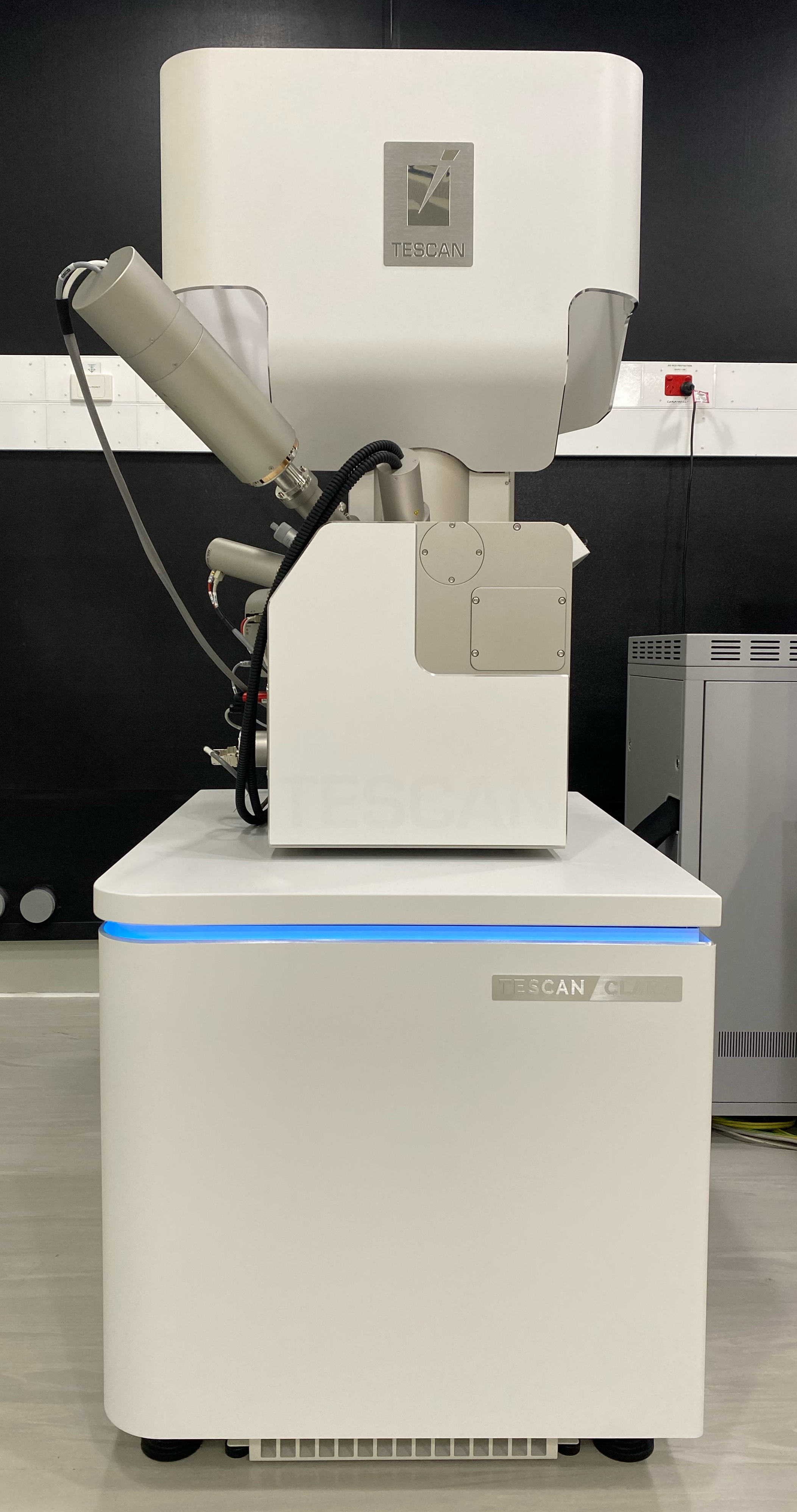 Tescan Clara FEGSEM microscope