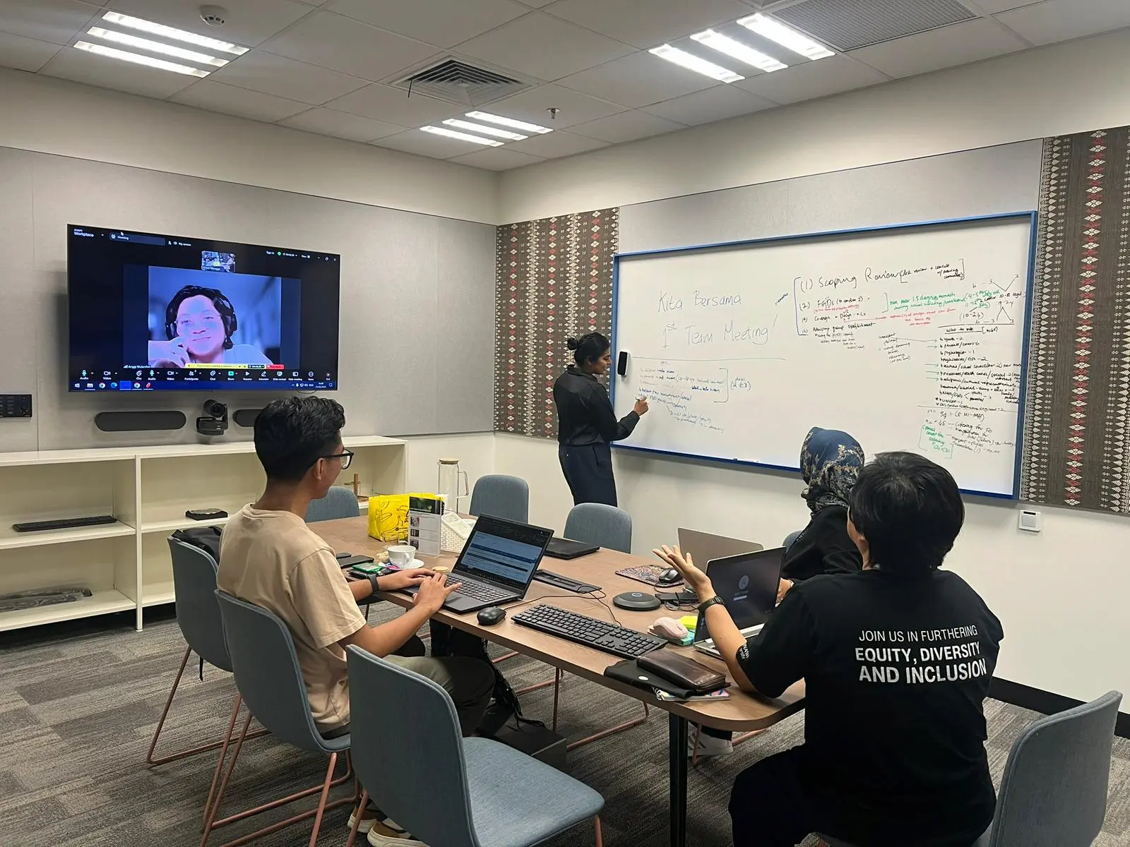 r-being-first-team-meeting2