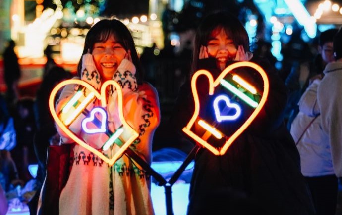 Neon gloves