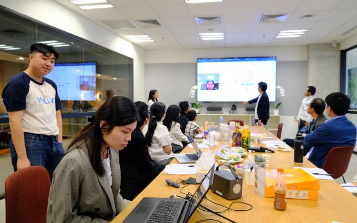 Monash University, Indonesia - Social Impact Lab Projects - YOUVI presentation - Jury Trial