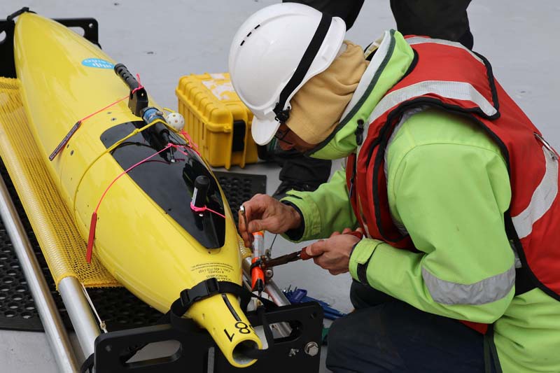 Scientists close up with autonomous deep-sea ocean glider