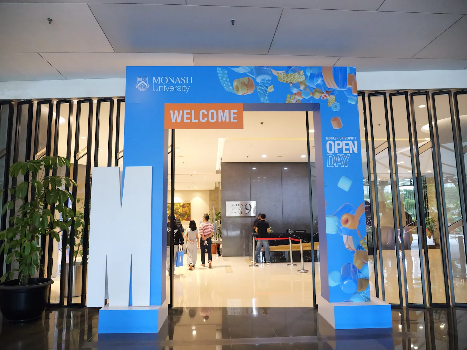 bachelor-open-day-monash-indonesia-gate