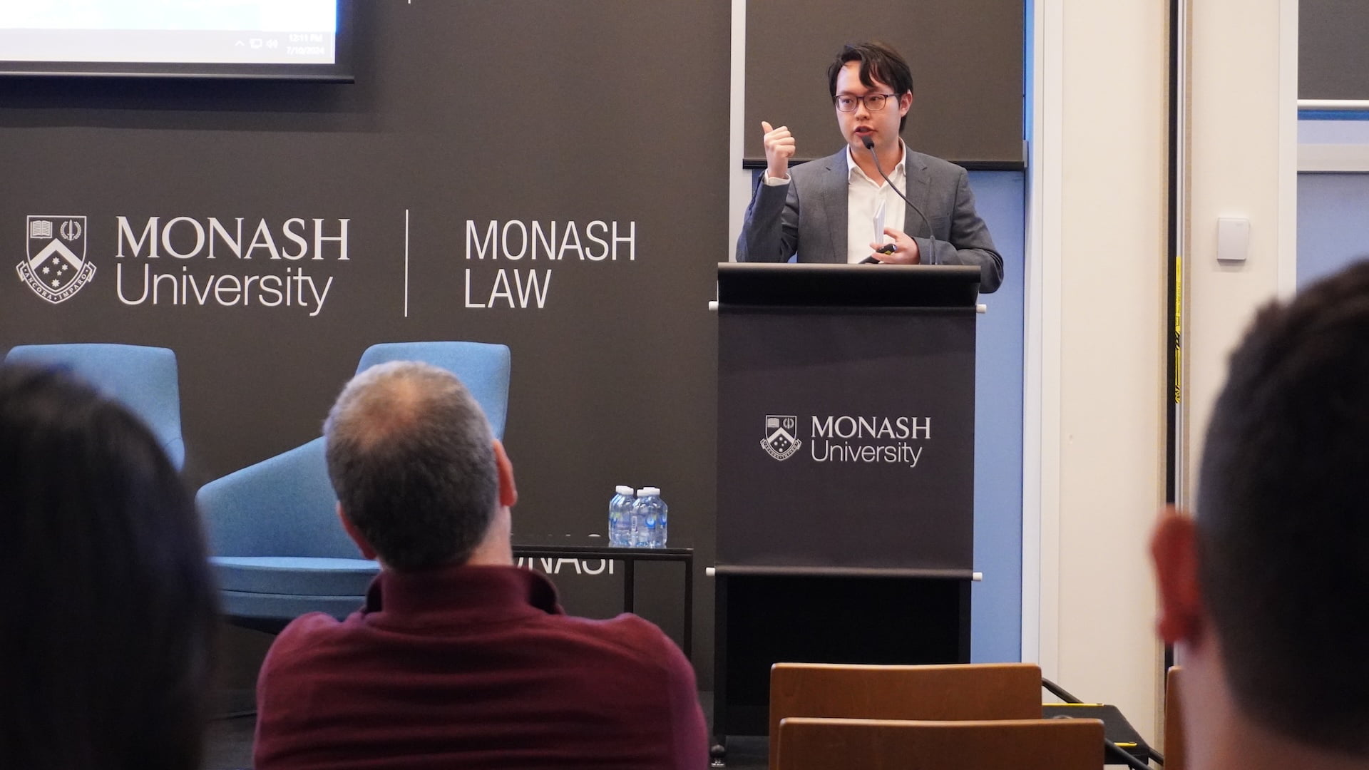 Gavin Choong presenting his Honours Thesis