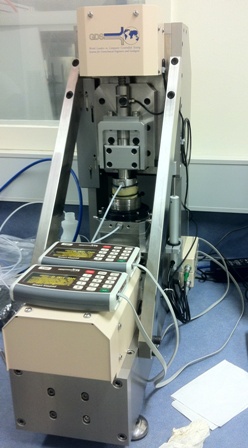 Figure 5: Simple shear device