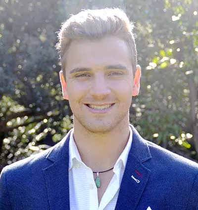 Headshot of Daniel