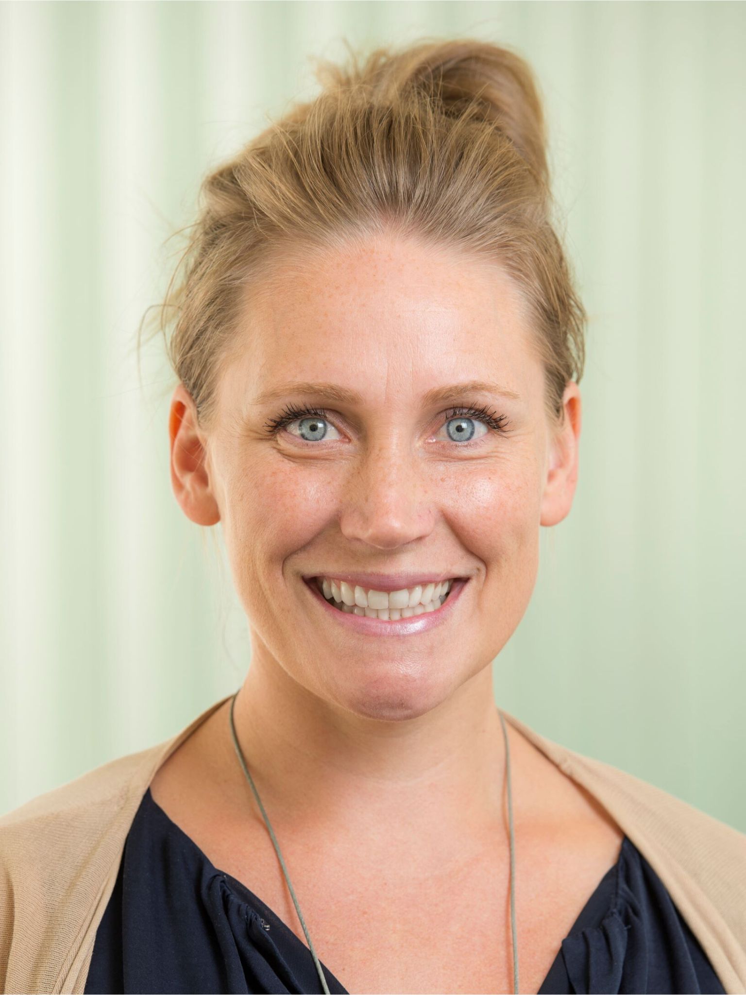 Dr Liza Barbour