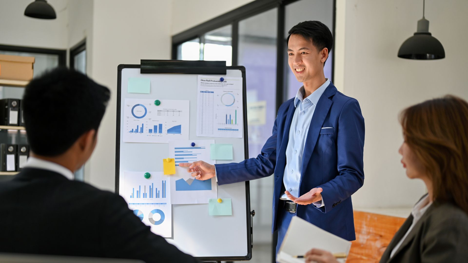 asian-businessman-presentation