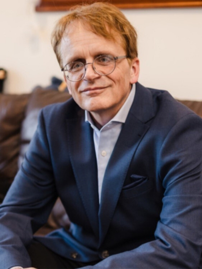 Professor Chris Veld
