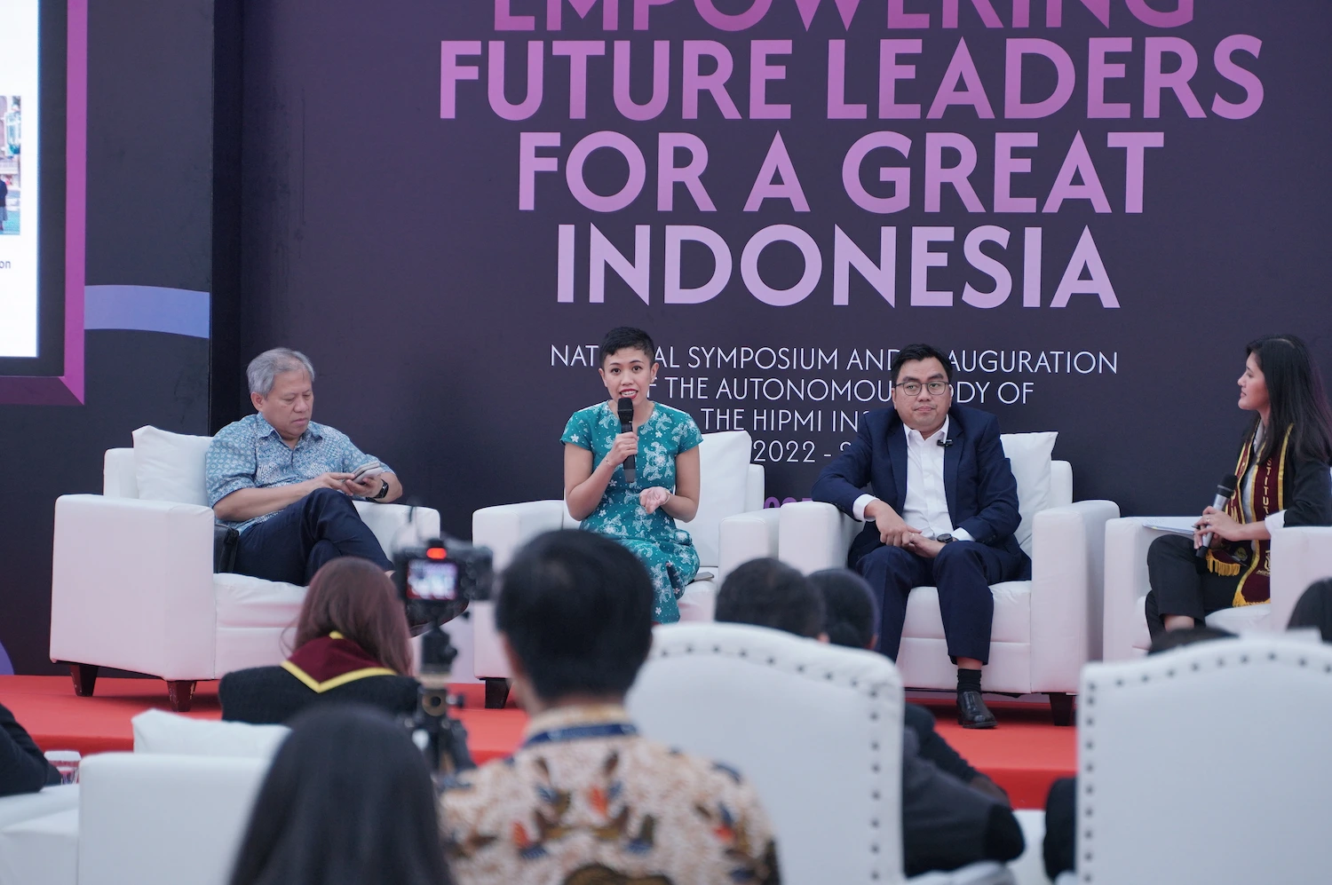 tantia-dian-as-speaker-at-hipmi-institute-event