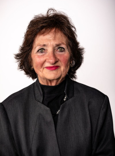 Ms Robyn Campbell
