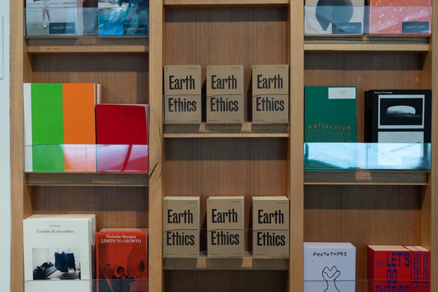 https://www.monash.edu/__data/assets/image/0009/4260195/Shop_web-2-580.jpg