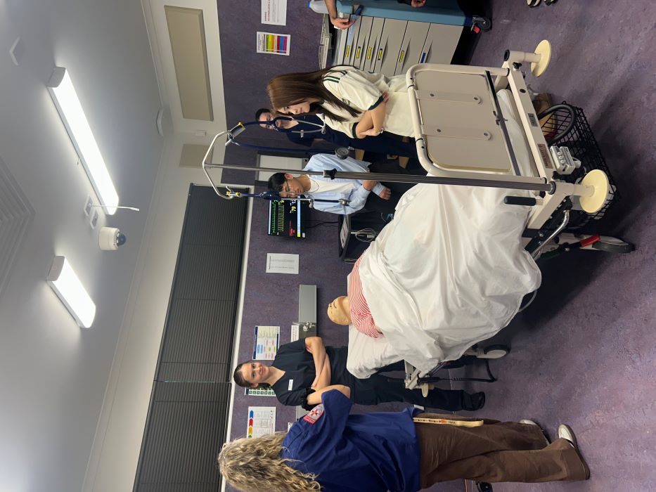 Med-Toring students participating in an activity in the Mildura simulation centre