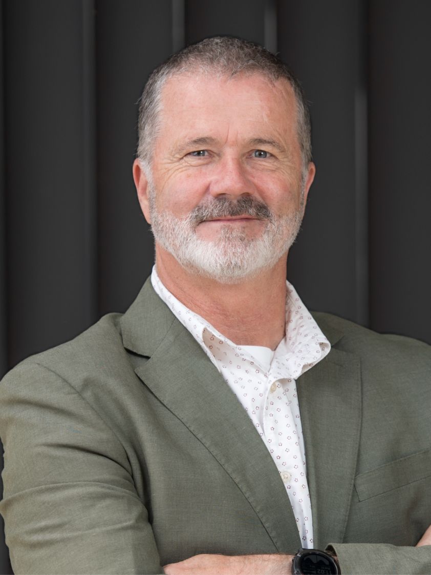 Dr Clifford Connell