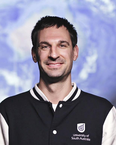Professor Tom Raimondo