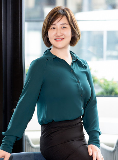 Ms Sabrina Li