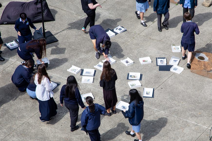 https://www.monash.edu/__data/assets/image/0010/4339153/MADA-studio-tours-580.jpg
