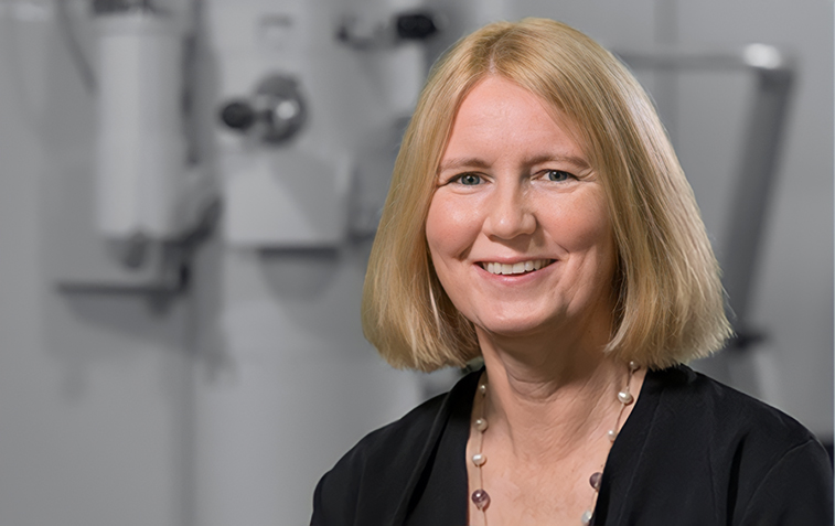 Professor Rachelle Buchbinder