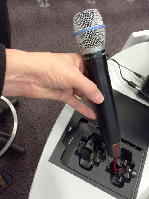 Handheld mic charger