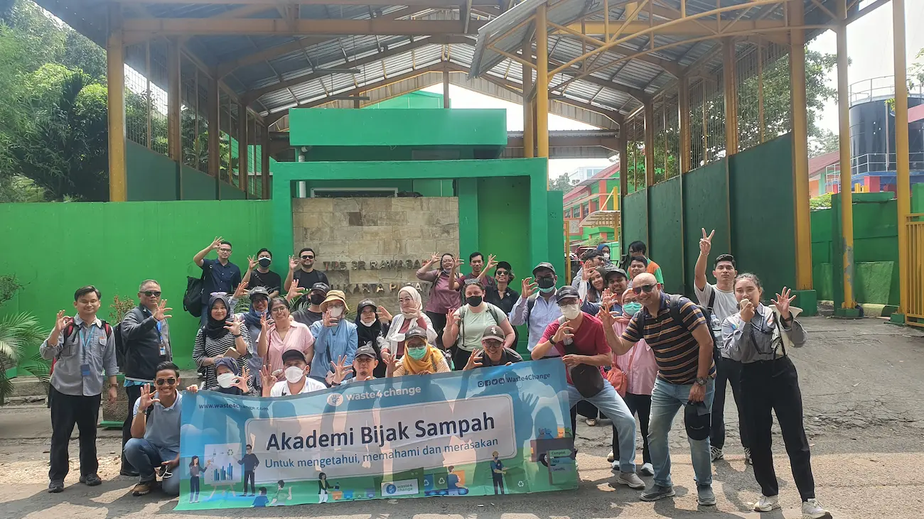 monash-indonesia-students-visit-rawasari