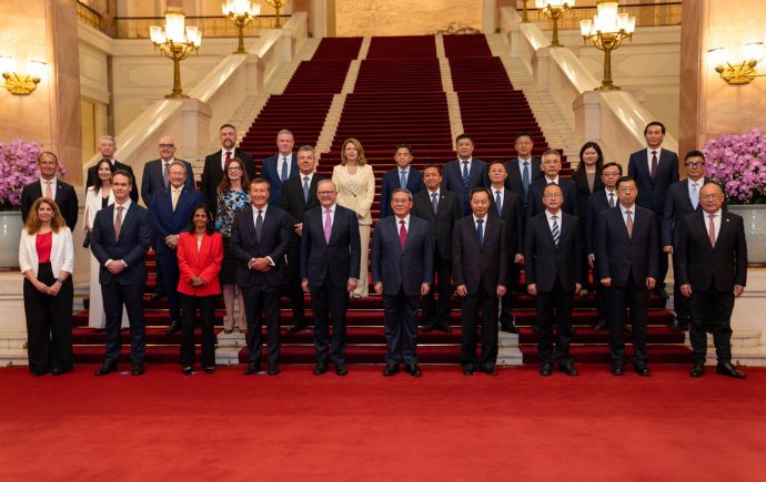 Monash VC visits China