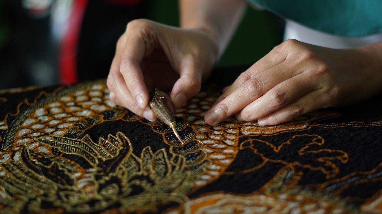 thumbnail-monash-batik-new