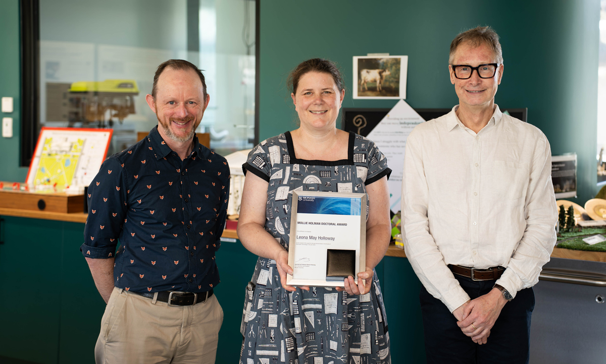 Leona Holloway receiving the Mollie Holman Award