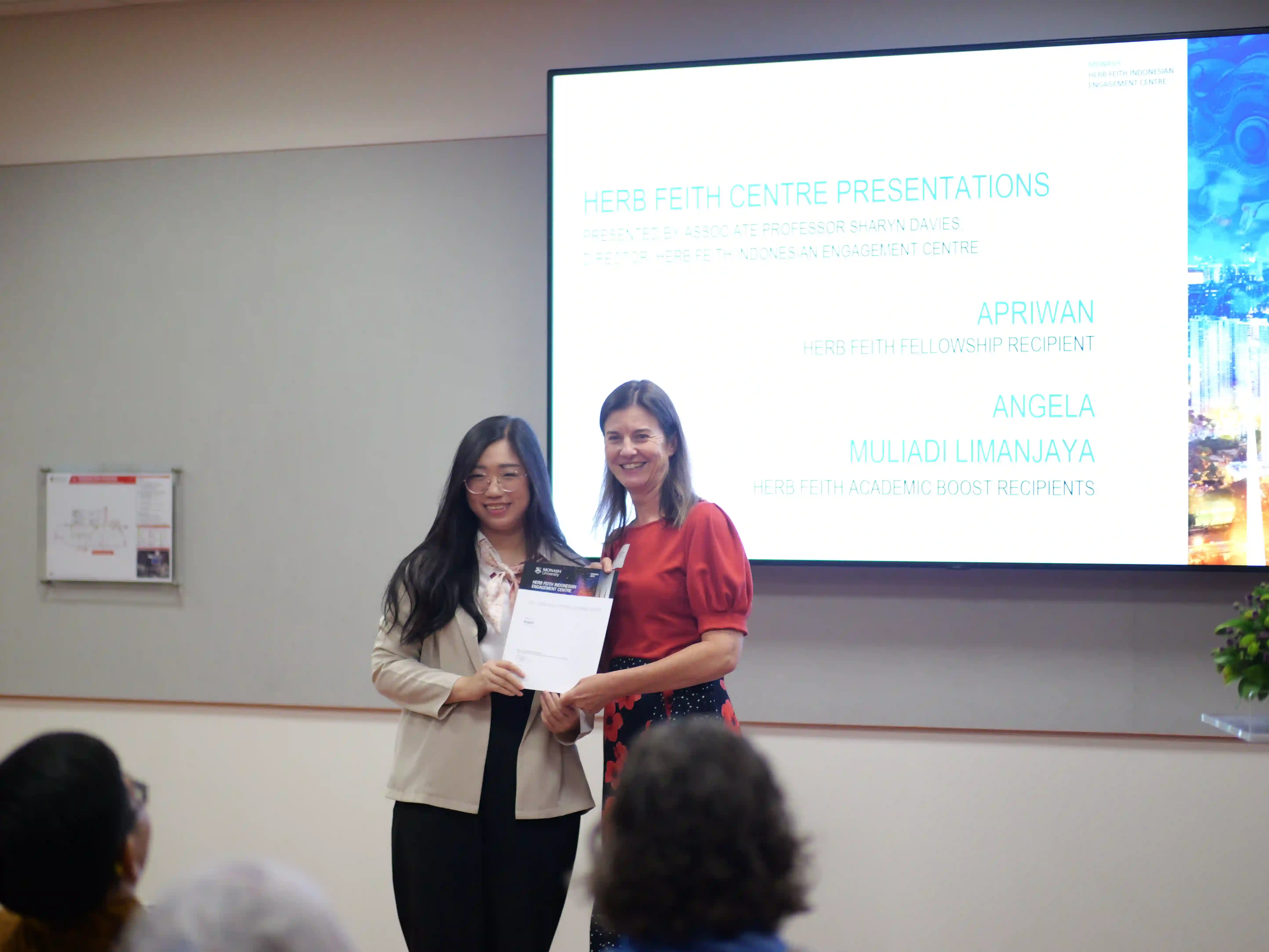 hfc-gala-dinner-angela-received-the-award
