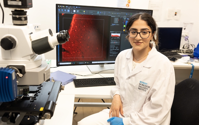 Sadaf in Monash research lab